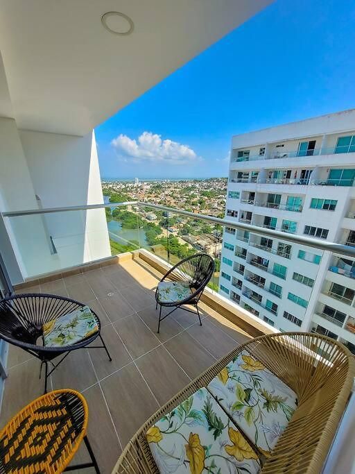 Spectacular*2bed*balcony* Ac*near Montu 1404b *